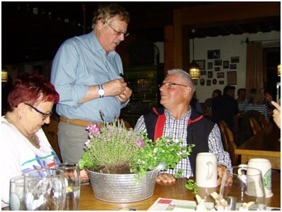 Verleihung der Ehrennadel an Erhard Batz Verleihung der Ehrennadel an Erhard Batz